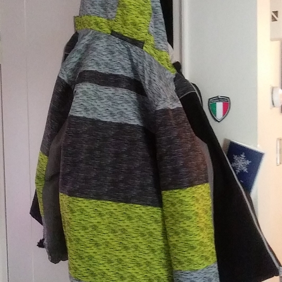 Too small - Picture 4 of 5